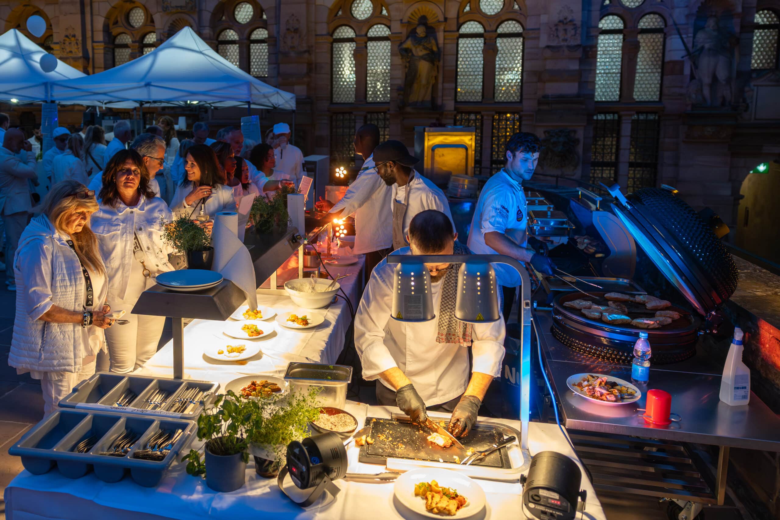 MOODS AFTER WORK- STREETFOOD TICKET ! | 12. September - Image 3