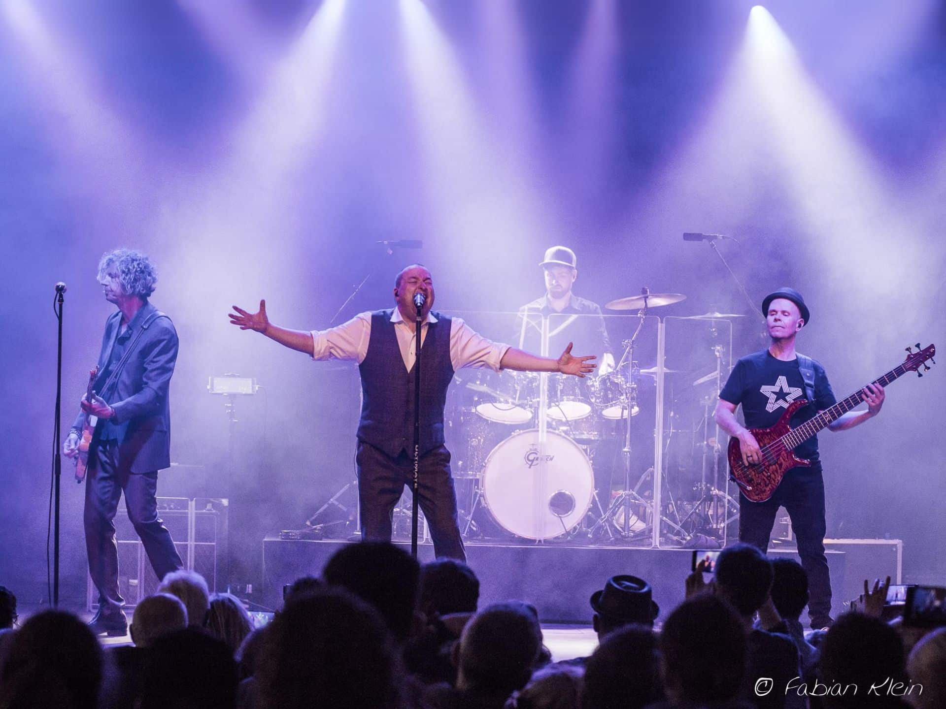 True Collins The music of Phil Collins mit Kay Scheffel Musik-Dinner-Show Heidelberger Schloss Martin Scharff